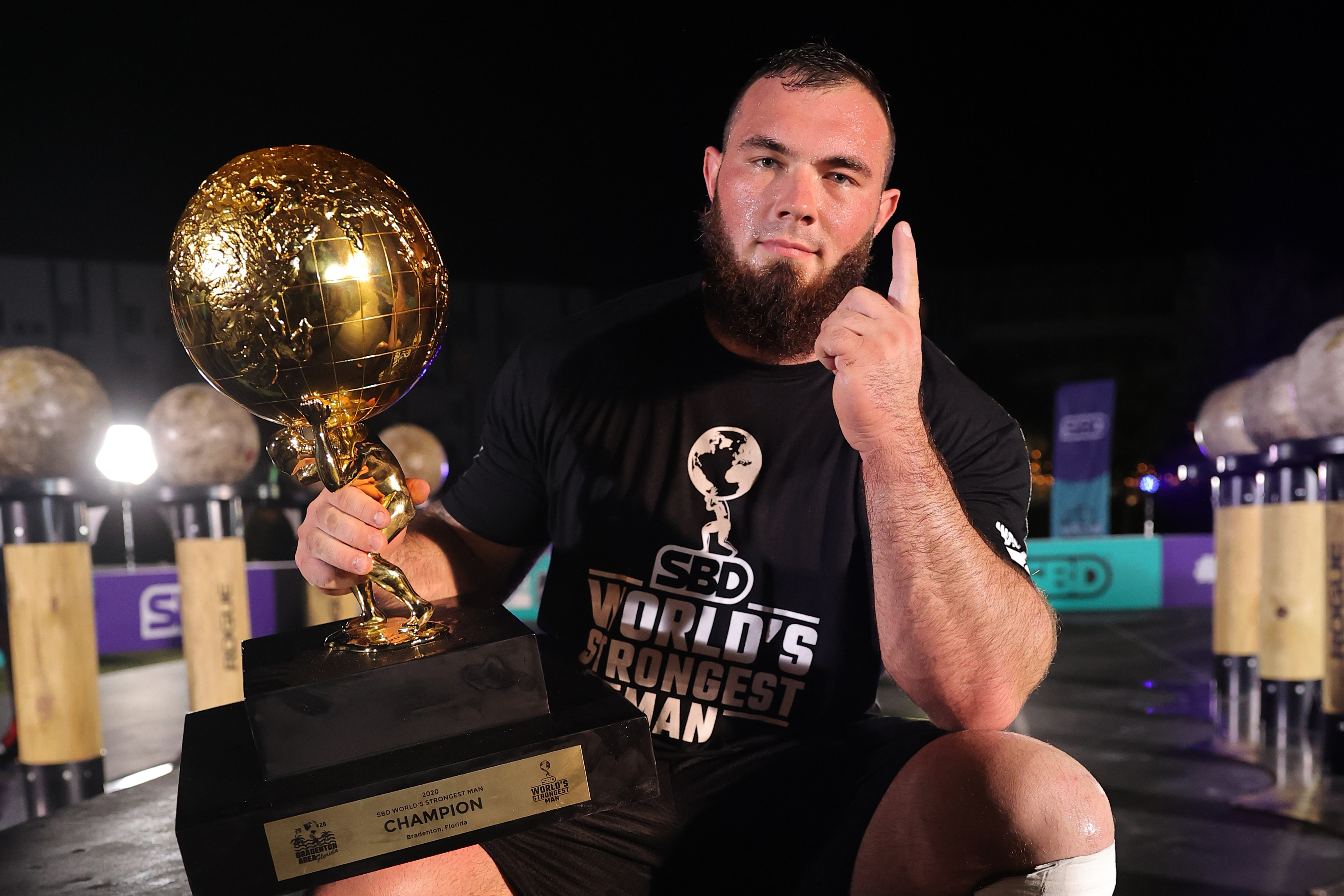 Шұлықтағы әдемі траннилер бейне